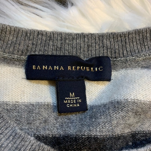 ❤️SOLD Banana Republic wool cashmere sweater - Picture 2 of 7